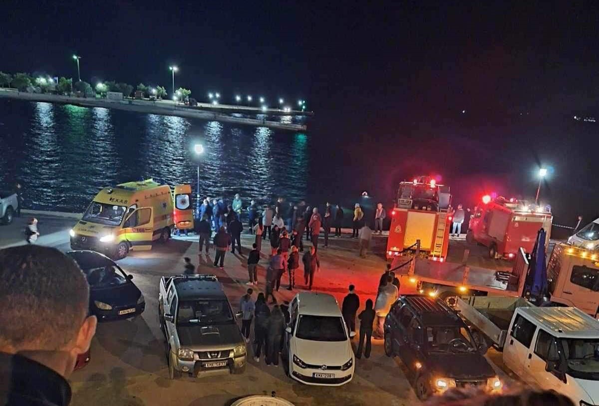 Man Dead after Car Plunges off Quay in Pylos