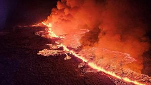 Iceland: Volcano Erupts on Reykjanes Peninsula (video)