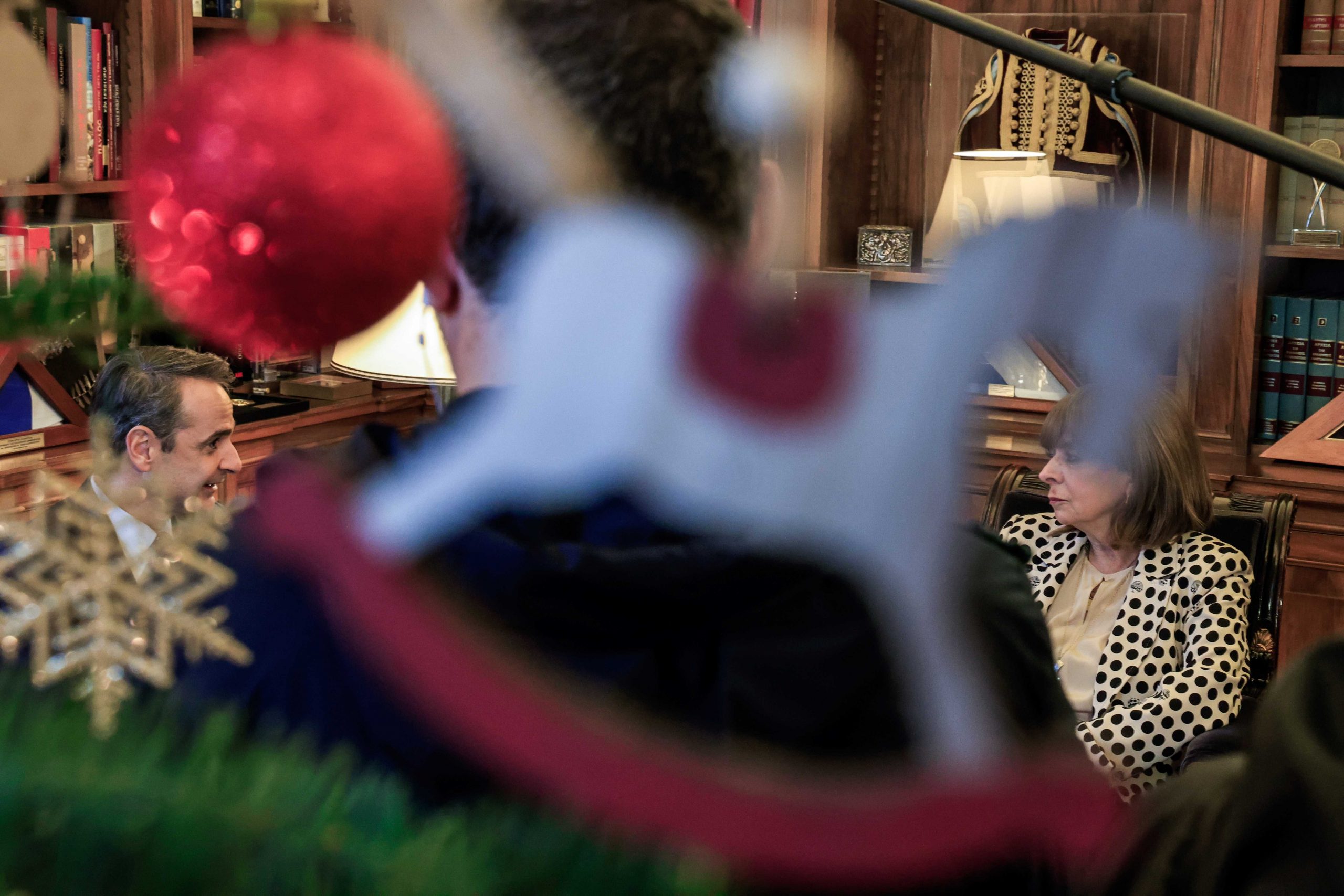 PM Pays President Courtesy Visit, Cites Economist Nod; Volition to Allow Establishment of Non-state Unis