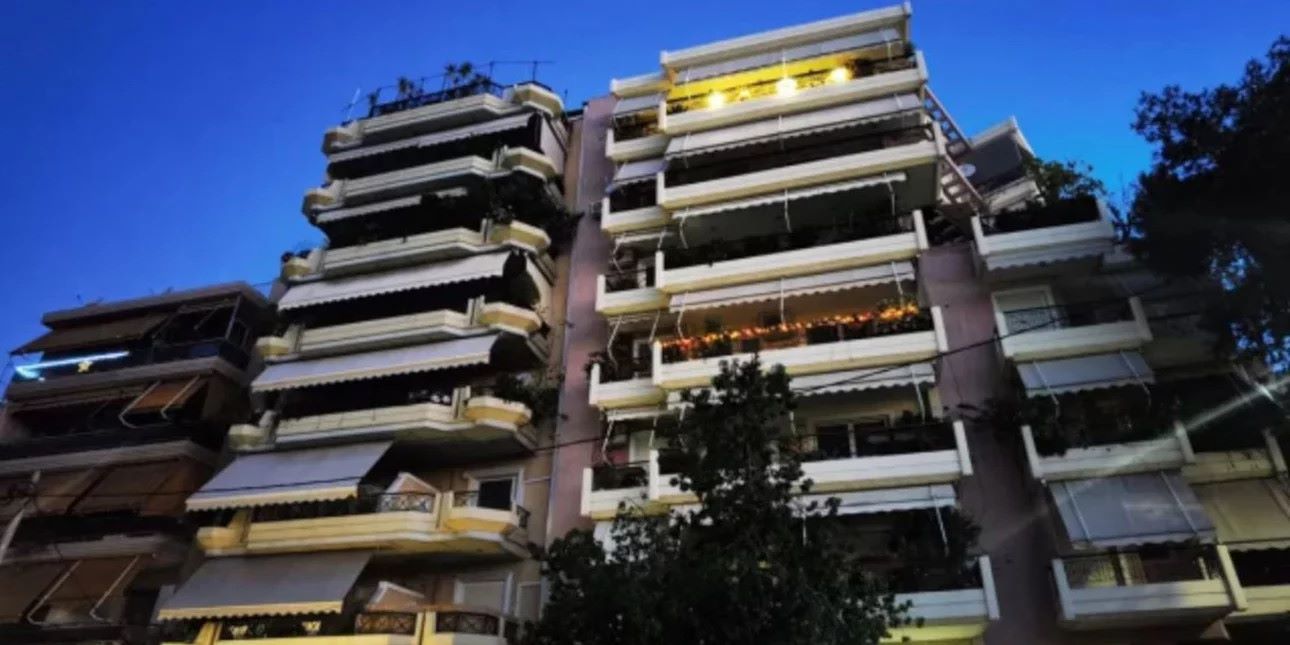 18-Year-Old Confesses to Killing His 16-Year-Old Brother with Scissors