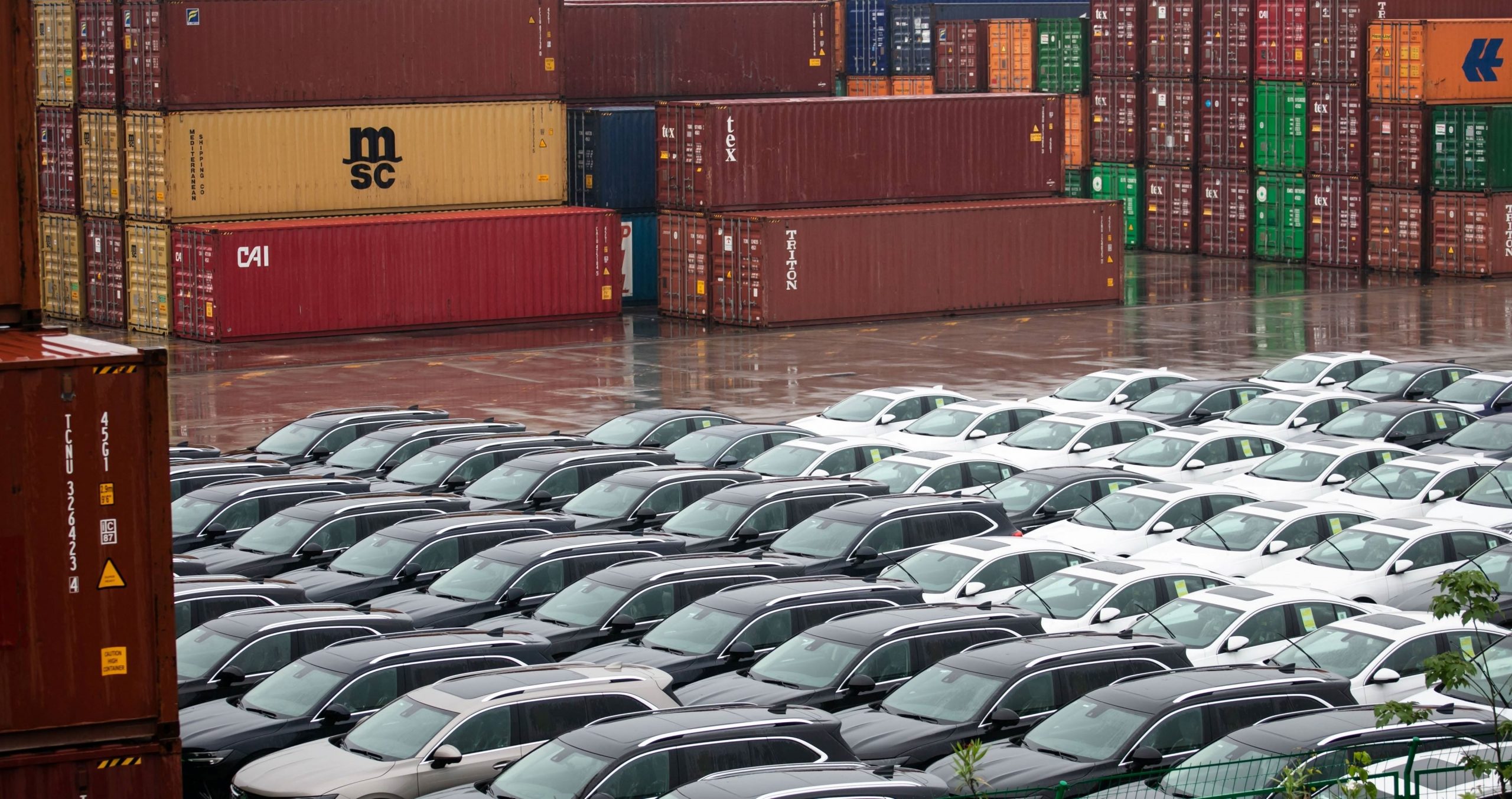 China Becomes the World’s Biggest Auto Exporter—With Help From Russia