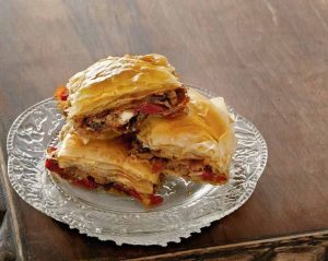 ROTD: Onion Pie with Tomato and Bell Peppers