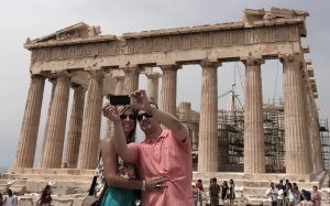 Bank of Greece (BoG): Revenues in Tourism Sector Soar in 2023