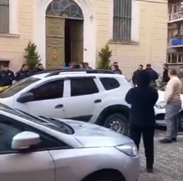 One Dead in Shooting at Catholic Church in Istanbul (video)