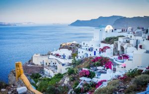 Tourism Trends: The Key Players in Greece’s Arrival Scene