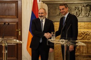 Greek PM Mitsotakis Receives Armenian Counterpart Pashinyan in Athens