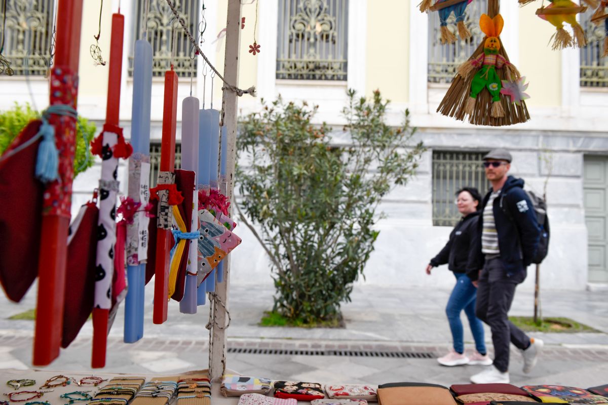 Easter Holiday Season Store Opening Hours