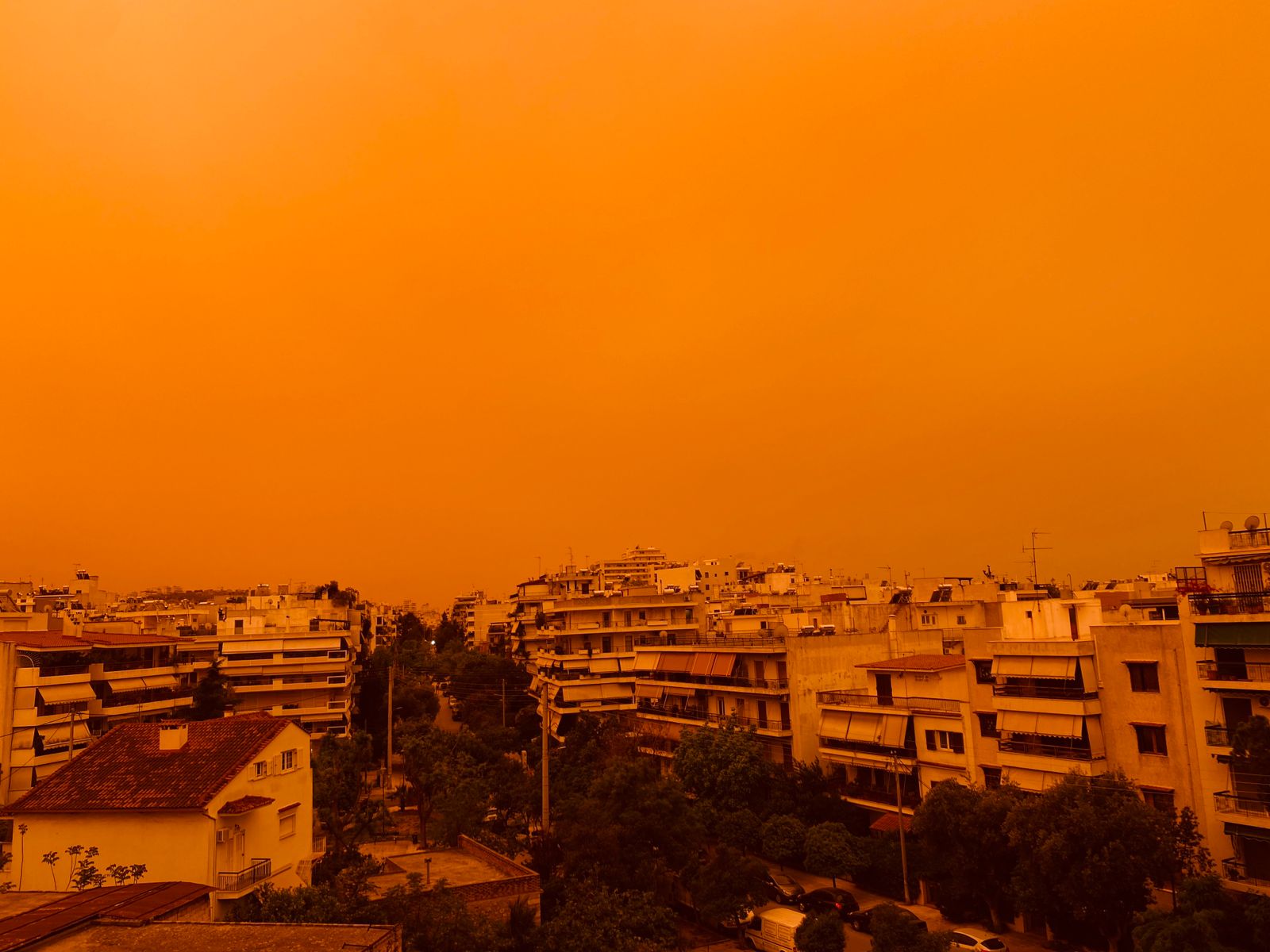 Experts Expect Dystopian African Dust Storm in Greece to Subside Soon