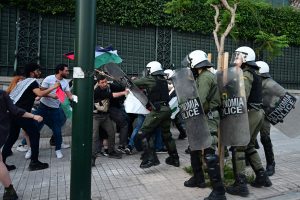 A Few pro-Palestine Protestors Attack Athens Hotel Hosting Israeli Tourists (video)