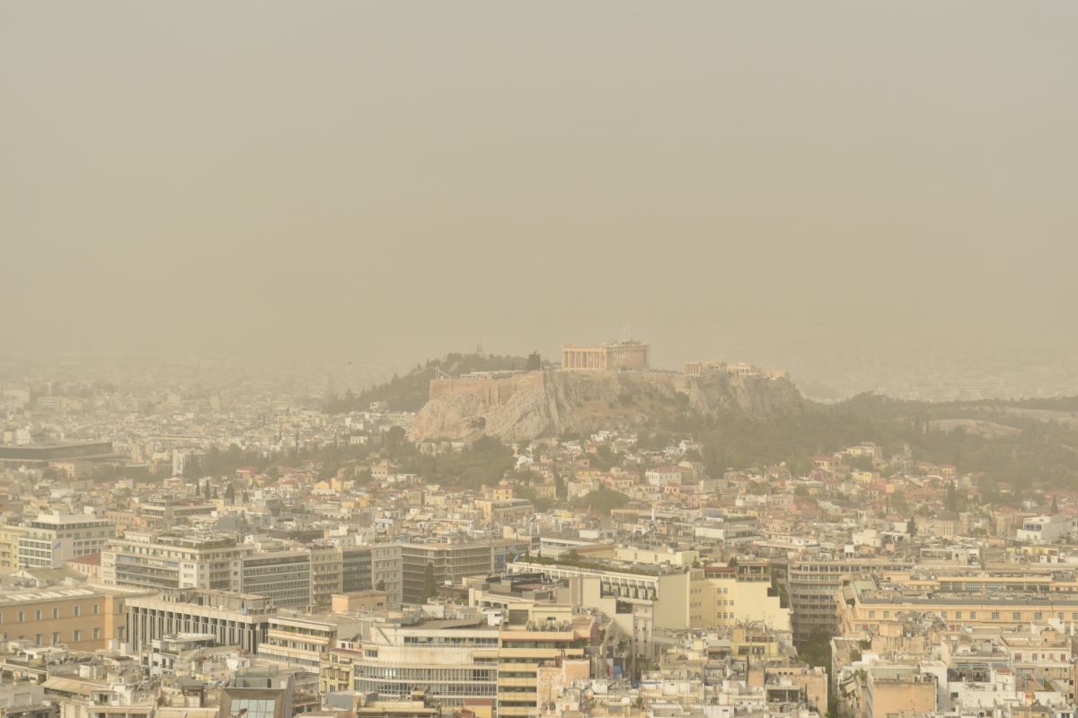 Cocktail of Dust and Heat Brings Stifling Sunday Weather