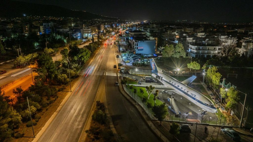 Iconic Olympic Airways Era Boeing Jet on Show at Elliniko - tovima.com