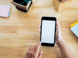 Greeks Turn to Second-Hand Market to Save Money