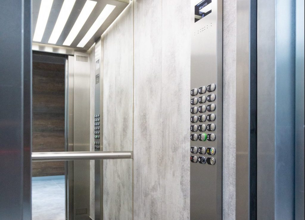 Power Outage Triggers More Than 30 Elevator Rescues on Crete