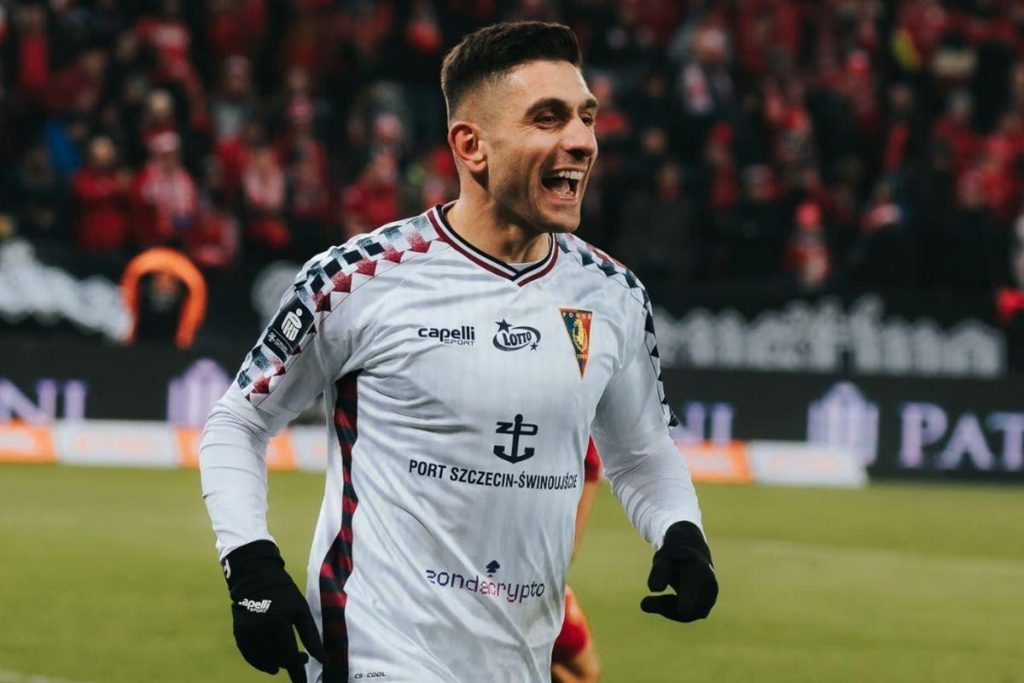 Greek Footballer Wins MVP in Poland (video)