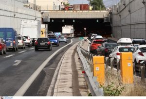 Thousands of Greeks Exit Cities for Holy Spirit Break