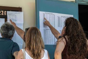 Greece-Born Chinese Teen Scores Near-Perfect in Local ‘Gaokao’