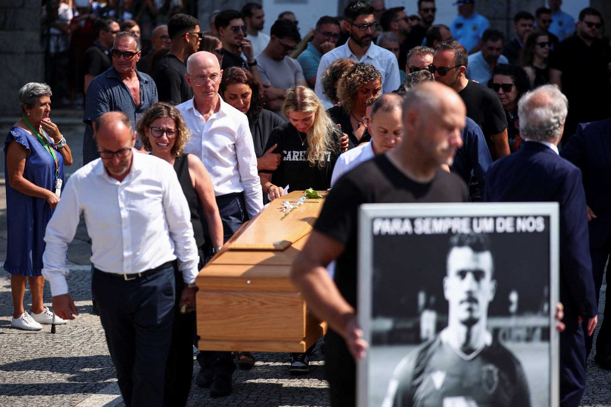 Football World Mourns as Diogo Jota and Brother André Silva Laid to(01)