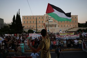 Five Arrested Following Israeli-Palestinian Brawl at Athens’ Tomb of the Unknown Soldier