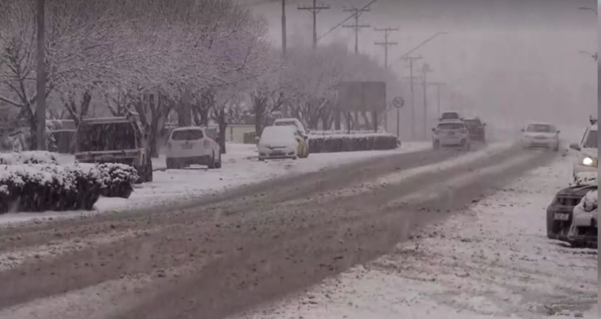 Snowstorm Slams Eastern Australia: Record Snowfall and Floods