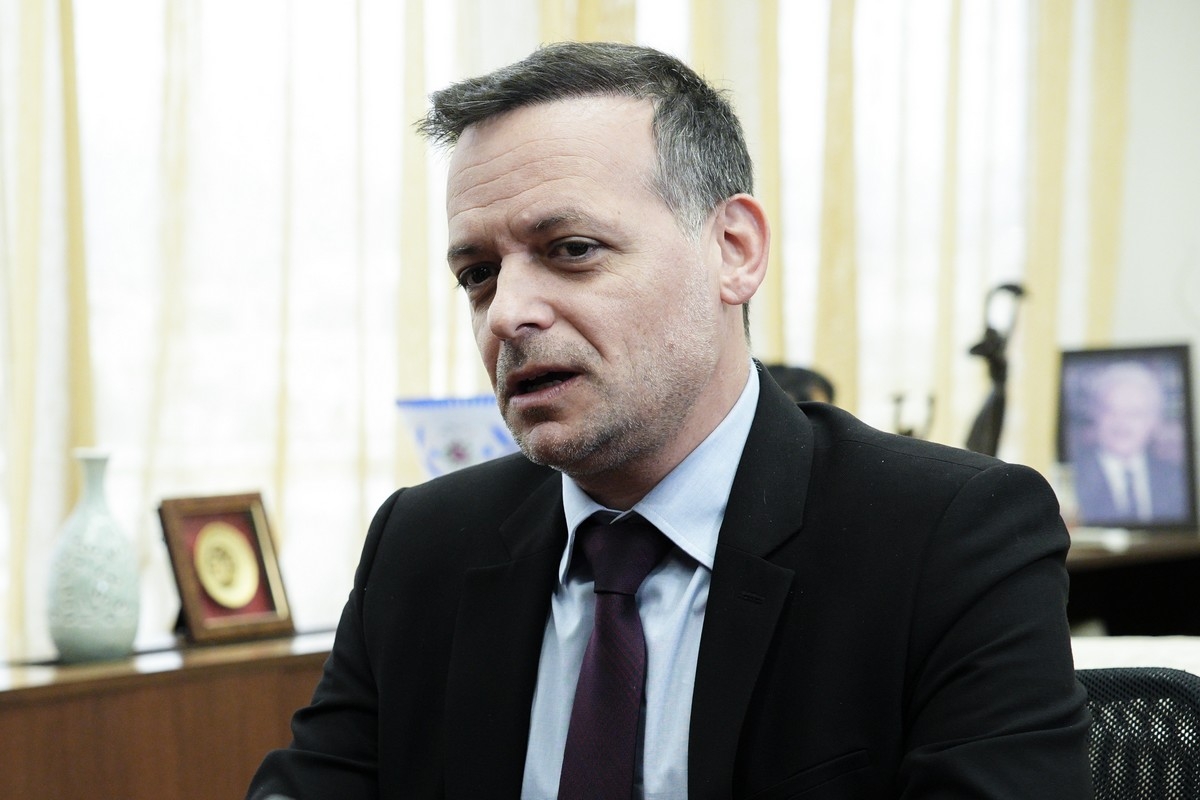 Athens Mayor Irked By Israeli Envoy’s Reference to Antisemitic Graffiti