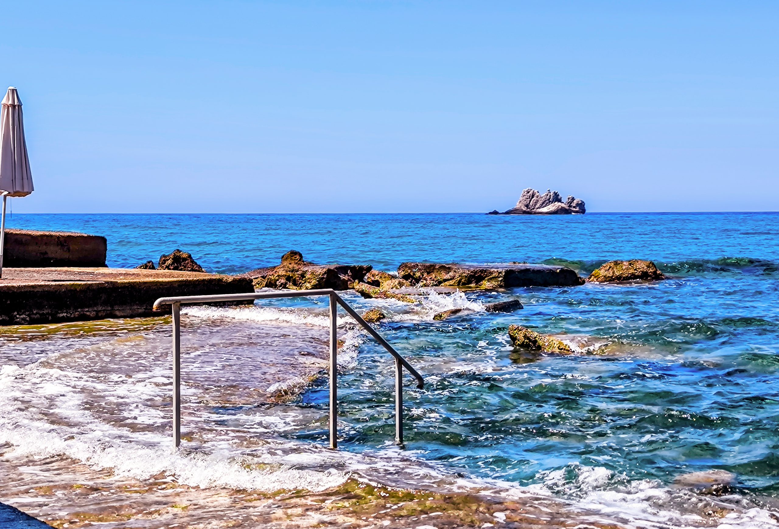 Sunshine for Most, with Isolated Storms in the Highlands