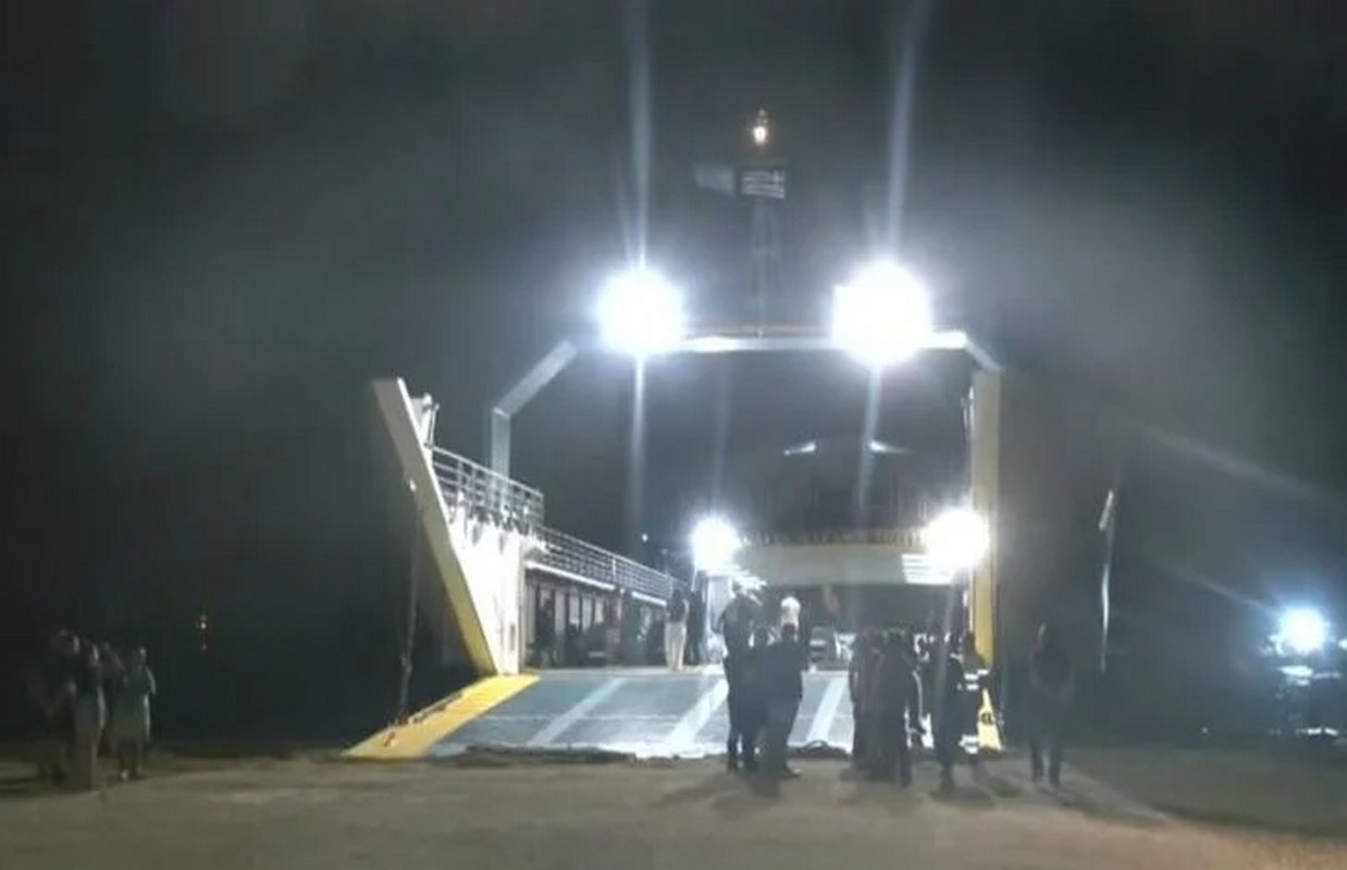 Grounded Ferry Boat Towed to Safety on Thur. Evening