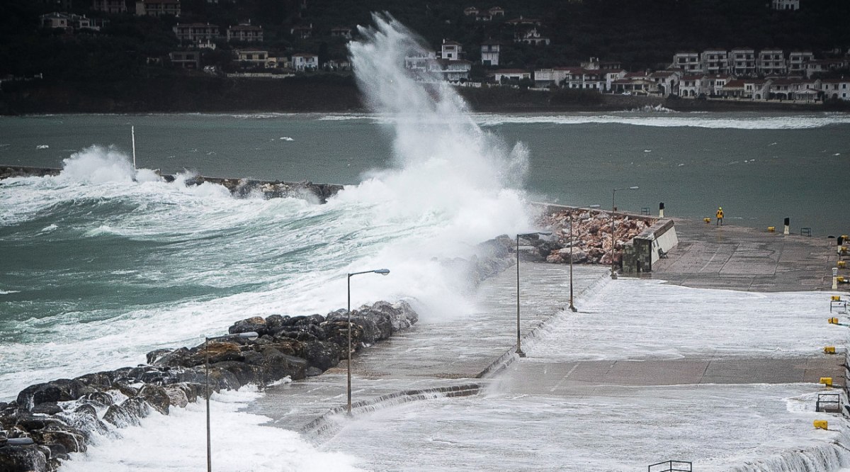Sailing Ban Lifted for Saturday, Gale-Force Winds Up to Beaufort 8 in the Aegean