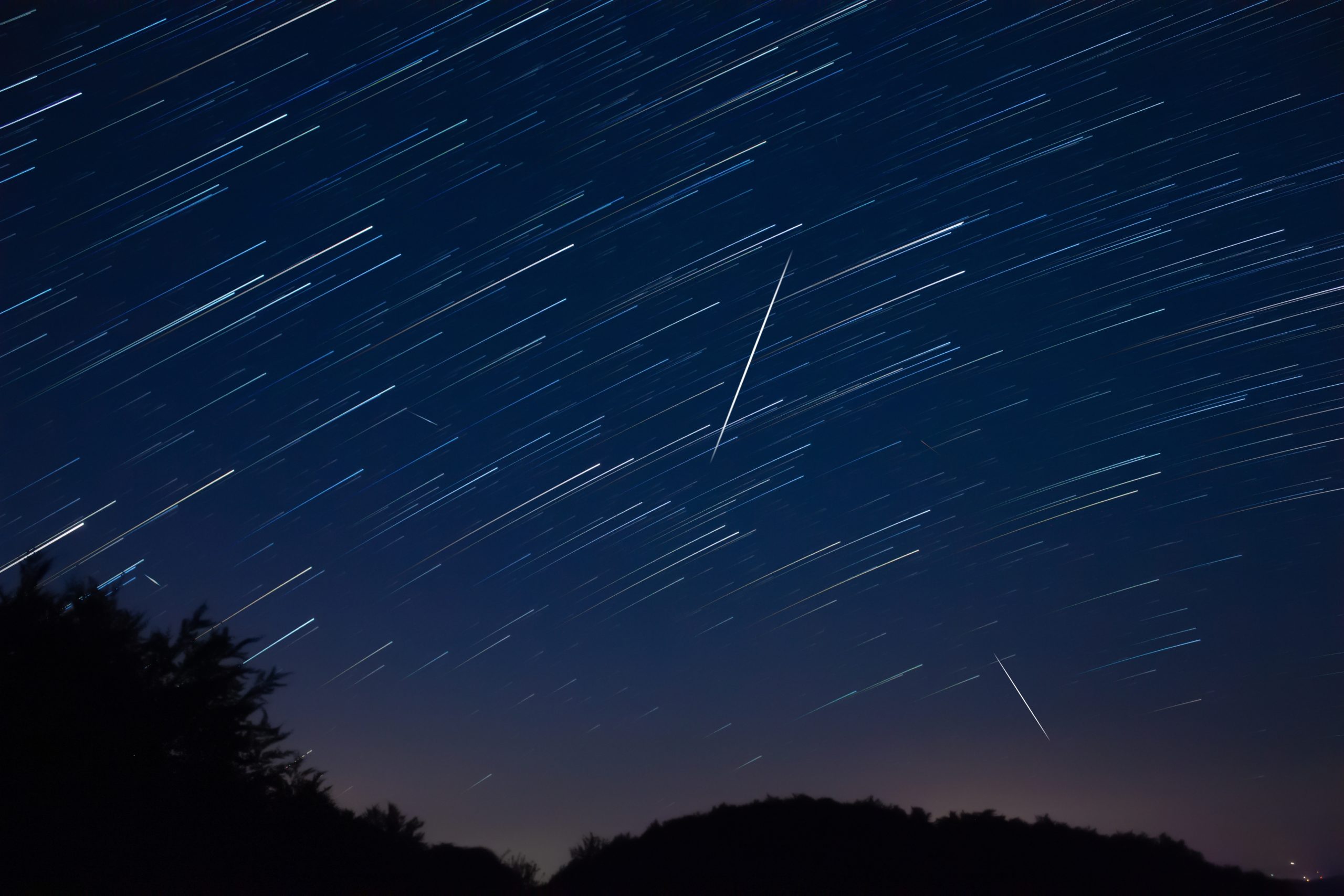 Perseid Meteor Shower Peaks Tonight in Stunning Night Sky Display