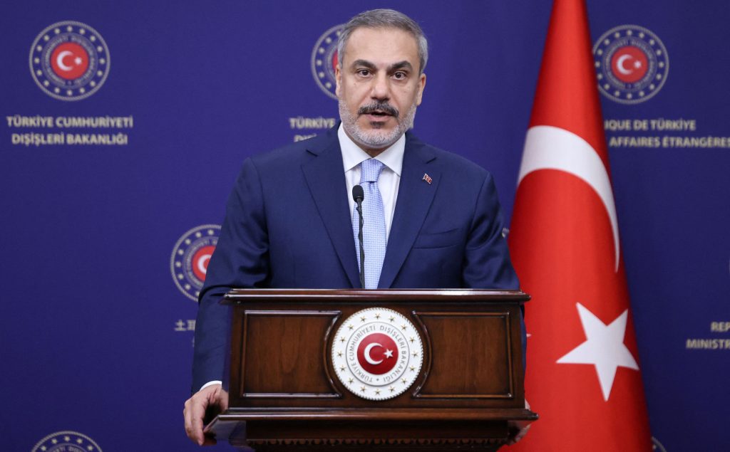 Turkey’s FM Warns Syrian Kurds of Possible Military Action