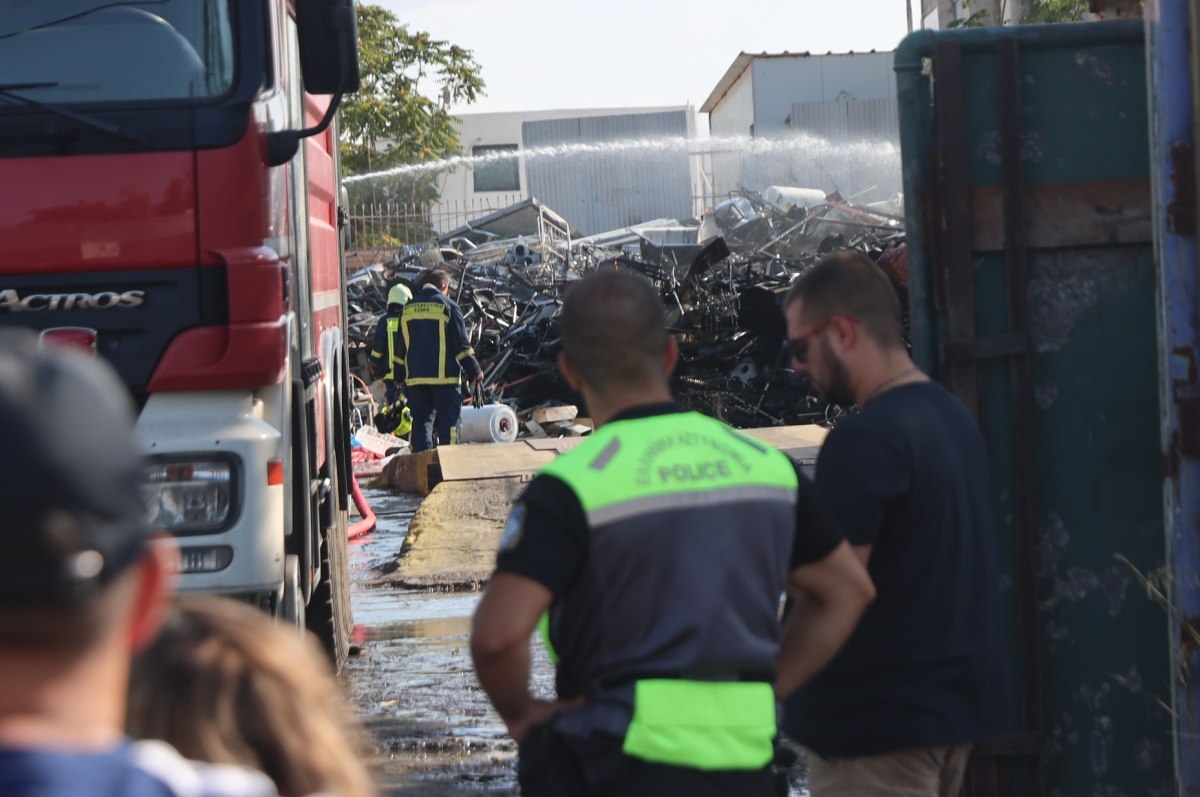 Recycling Plant in Athens Catches Fire- Cause Unkown