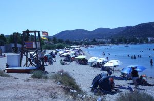 2 Tourists Suffer Fatal Medical Conditions in Separate N. Greece Beaches