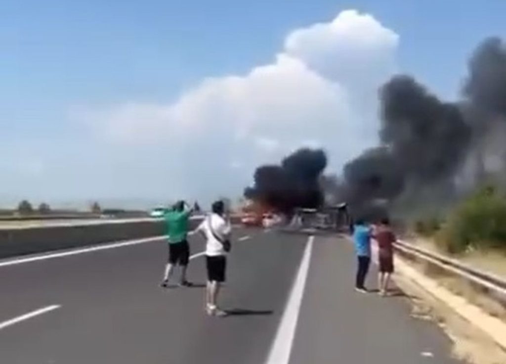 Three People Burned Alive After 3-Vehicle Collision in NE Greece
