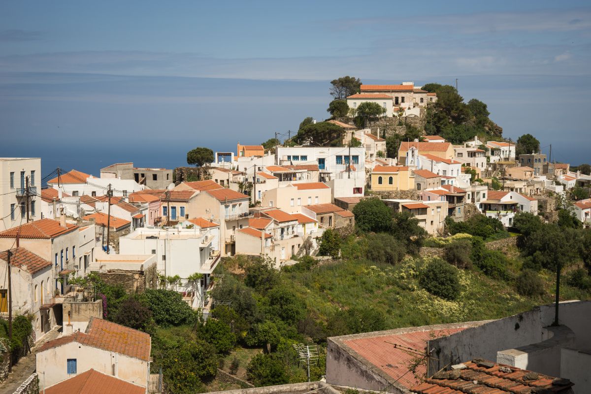 Gastroenteritis Outbreak Hits Greek Island, One Dead