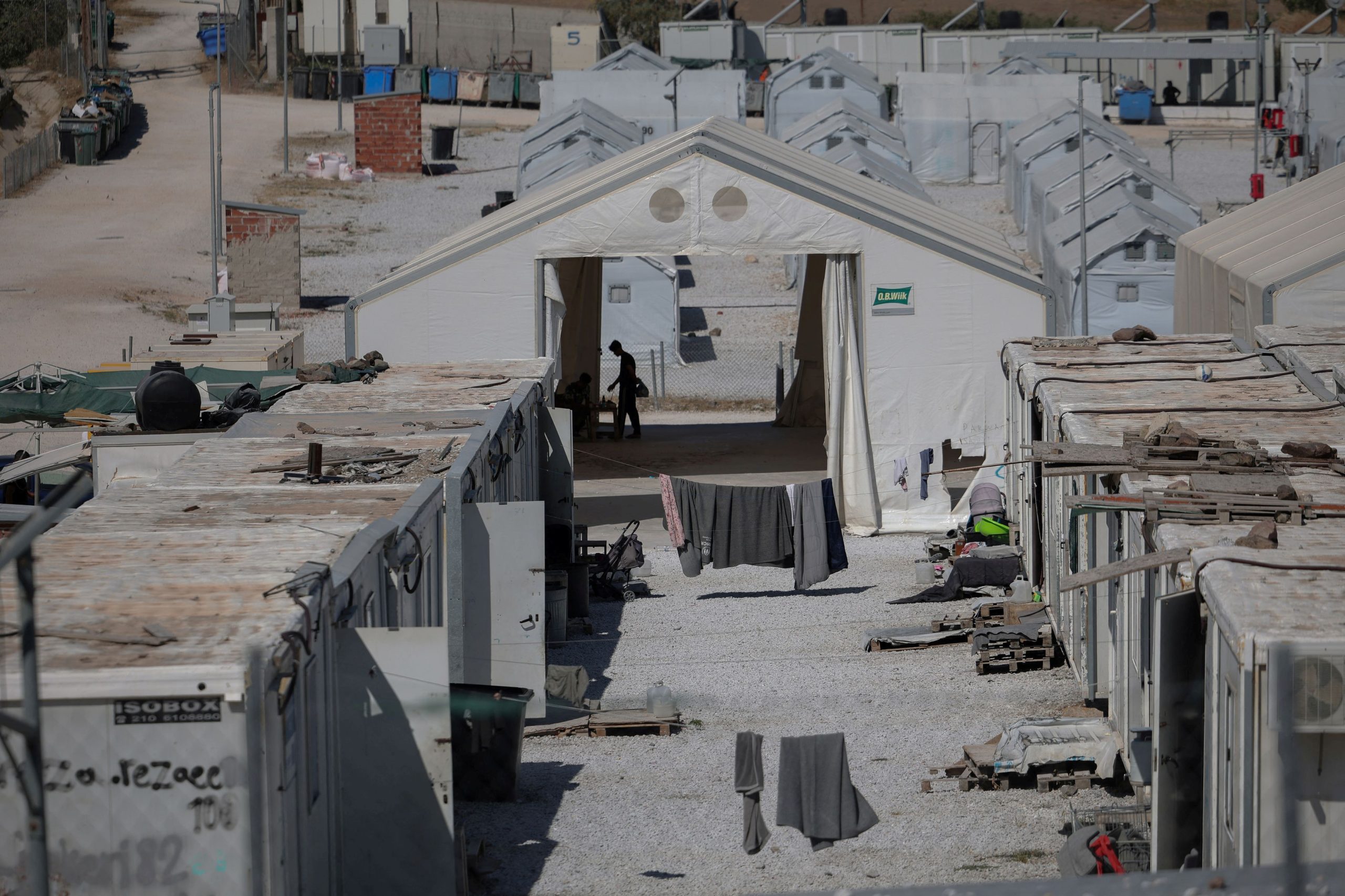 Migration Minister: No Migrant Transfers to Island Facilities