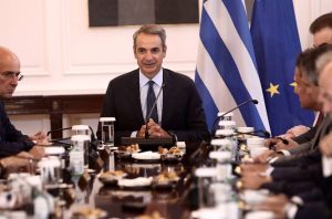 PM Mitsotakis Unveils Education Reforms and Bureaucracy Overhaul at Cabinet Meeting