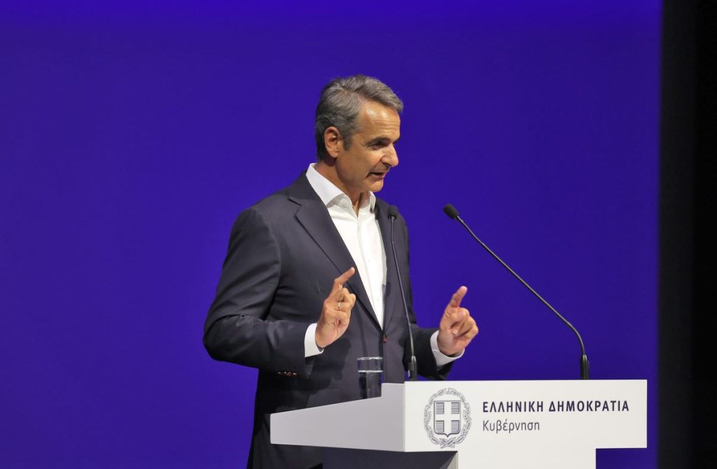 Mitsotakis Heads to TIF with Tax Cuts in Focus as Cyprus Casts Doubt on Power Link