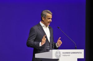 Mitsotakis Heads to TIF with Tax Cuts in Focus as Cyprus Casts Doubt on Power Link