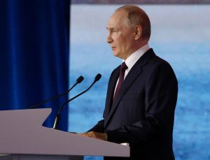 Putin Warns Western Troops in Ukraine Would be Targets