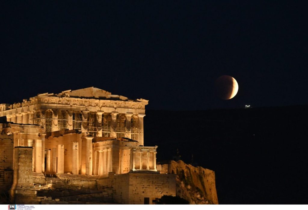 Magical Images of the Blood Moon Lunar Eclipse