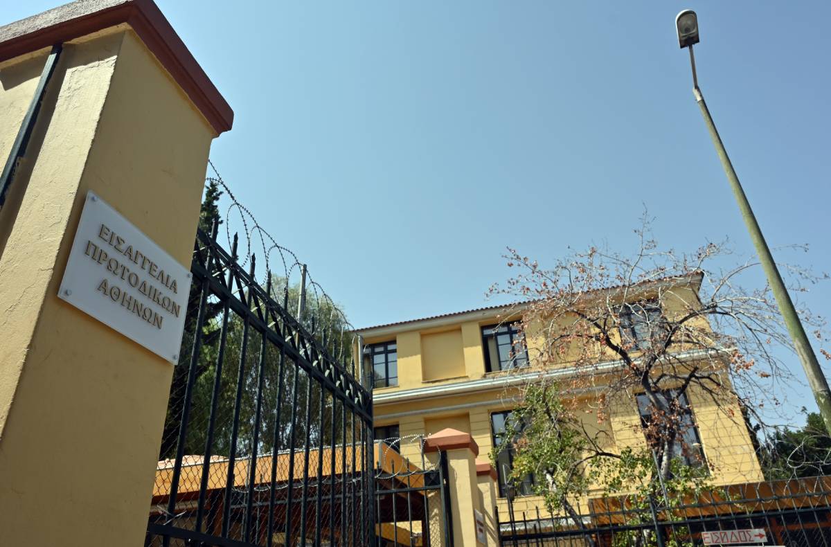 Six Held in Greek Fuel Smuggling Case, 16 Released