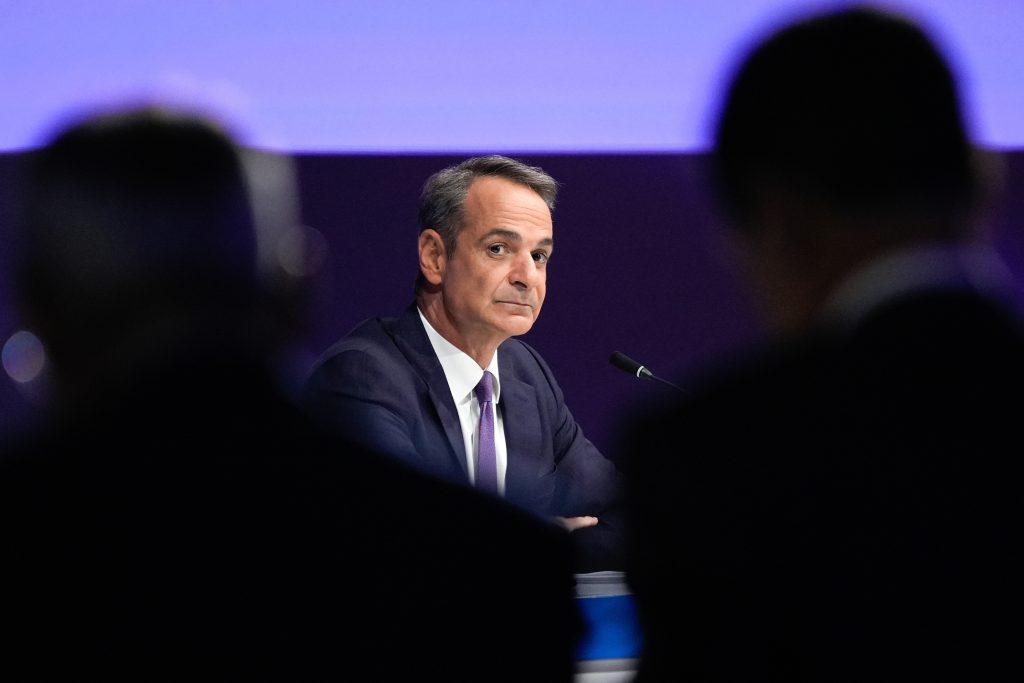 Greek PM Rules Out Snap Election, Unveils €1.6B Tax Cuts