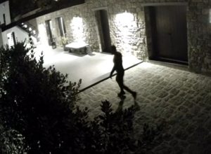 Mykonos Police Arrest Burglar, Seize Loot Over €195,000