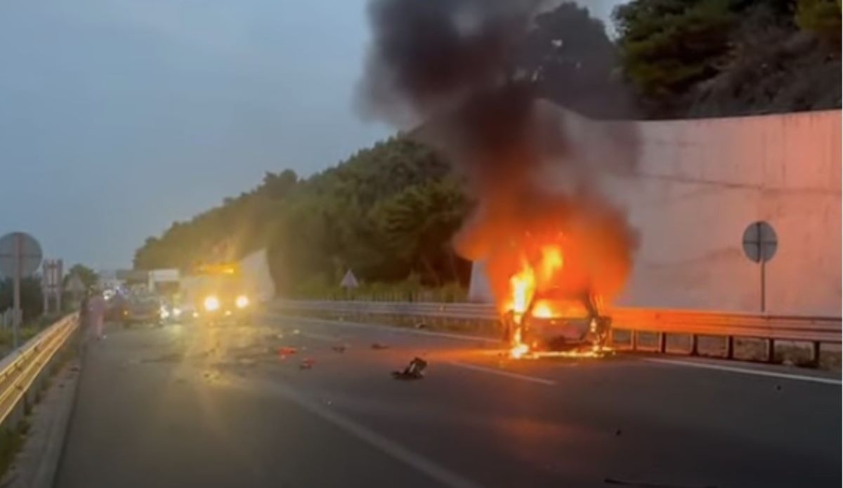 Patras Highway Crash Kills Two After Elderly Driver Went Wrong Way