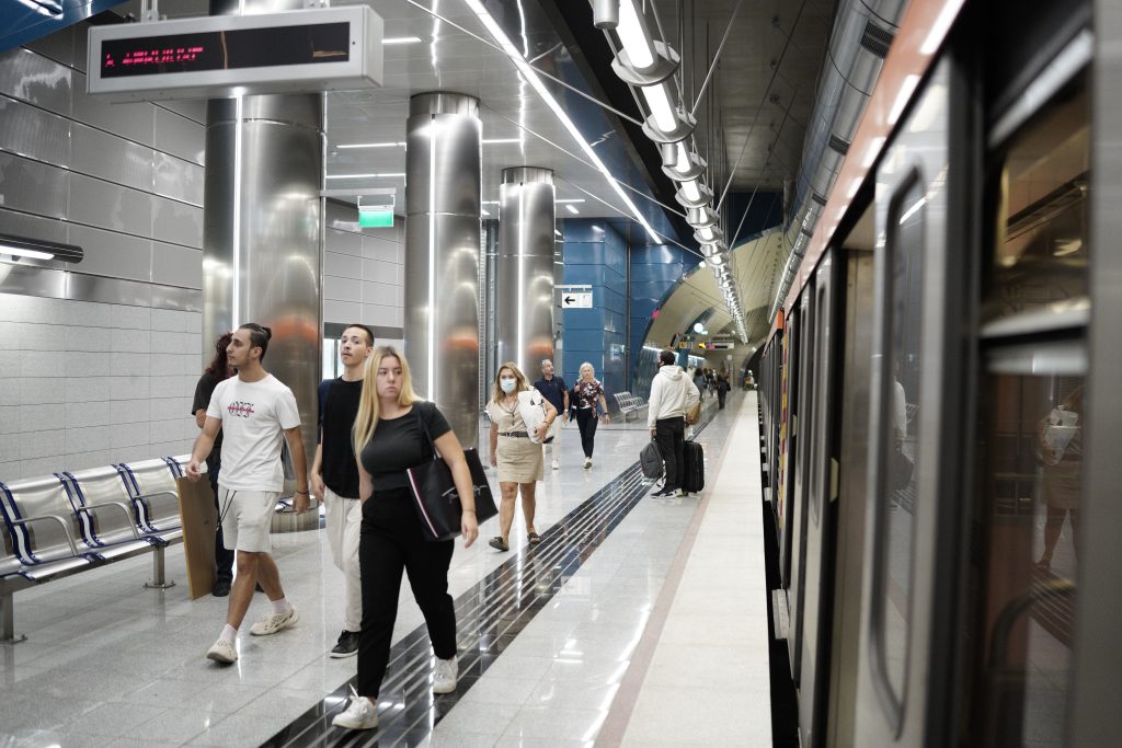 Long-Awaited 24-Hour Saturday Metro, Tram and Bus Service Starts Today