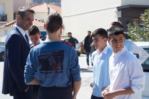 Mitsotakis Courts Voters on Lemnos Before UN General Assembly