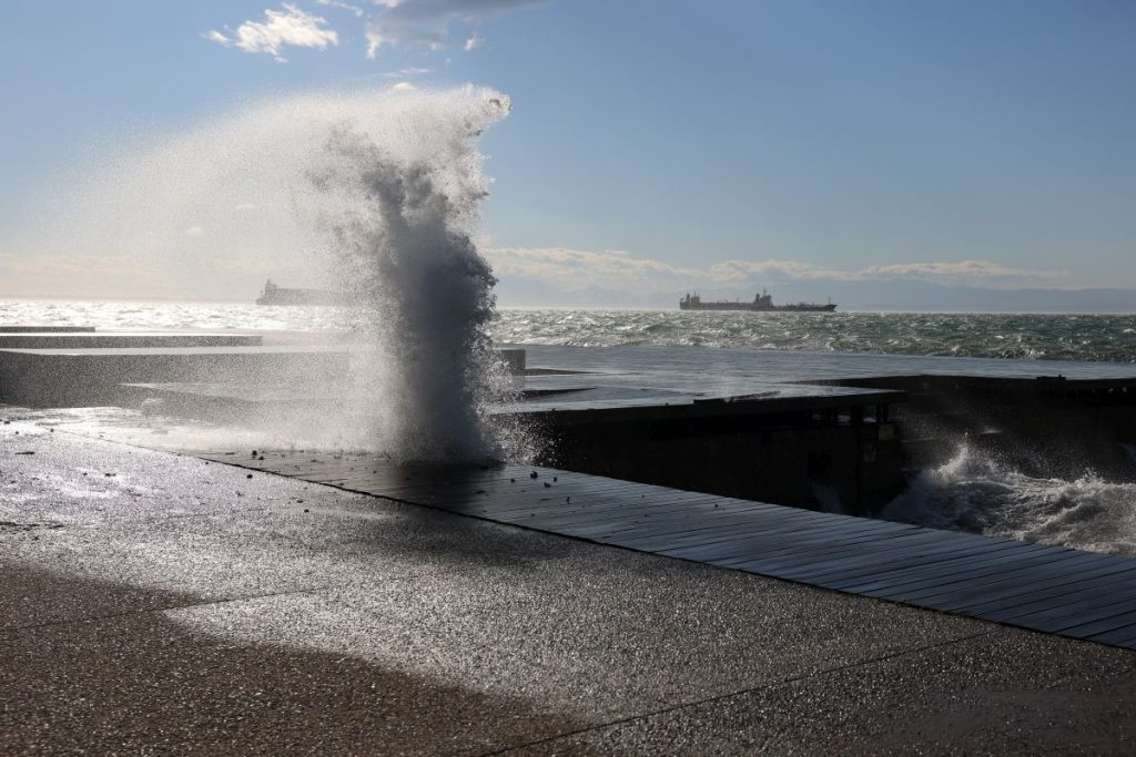 Sudden Cold Front Brings Strong Winds, Fire Risk across Greece
