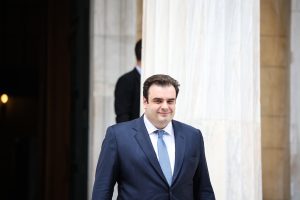 New Democracy Tries to Win Back Freelancers