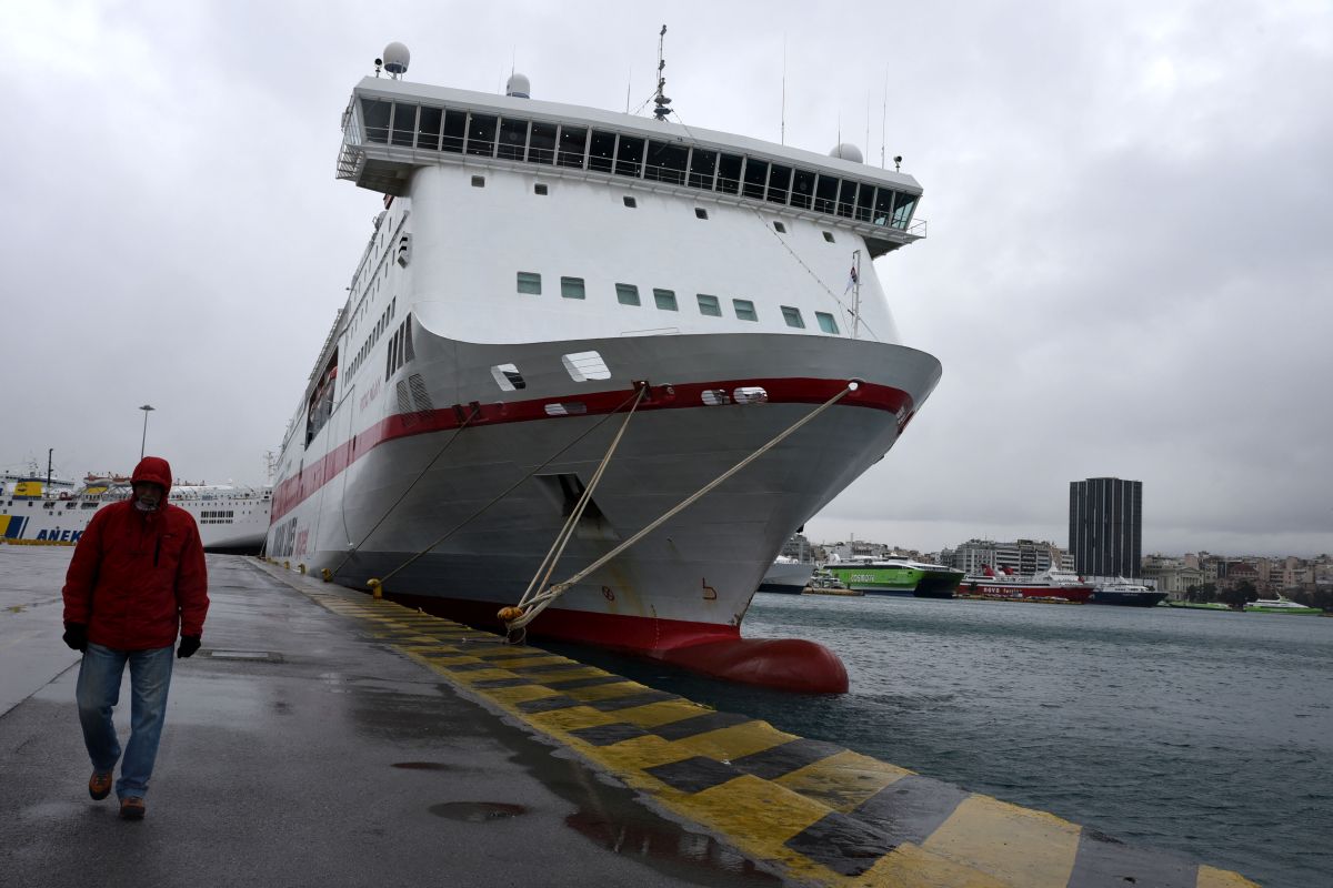 Ferry Departures Halted at Greek Ports Due to Gale-Force Winds