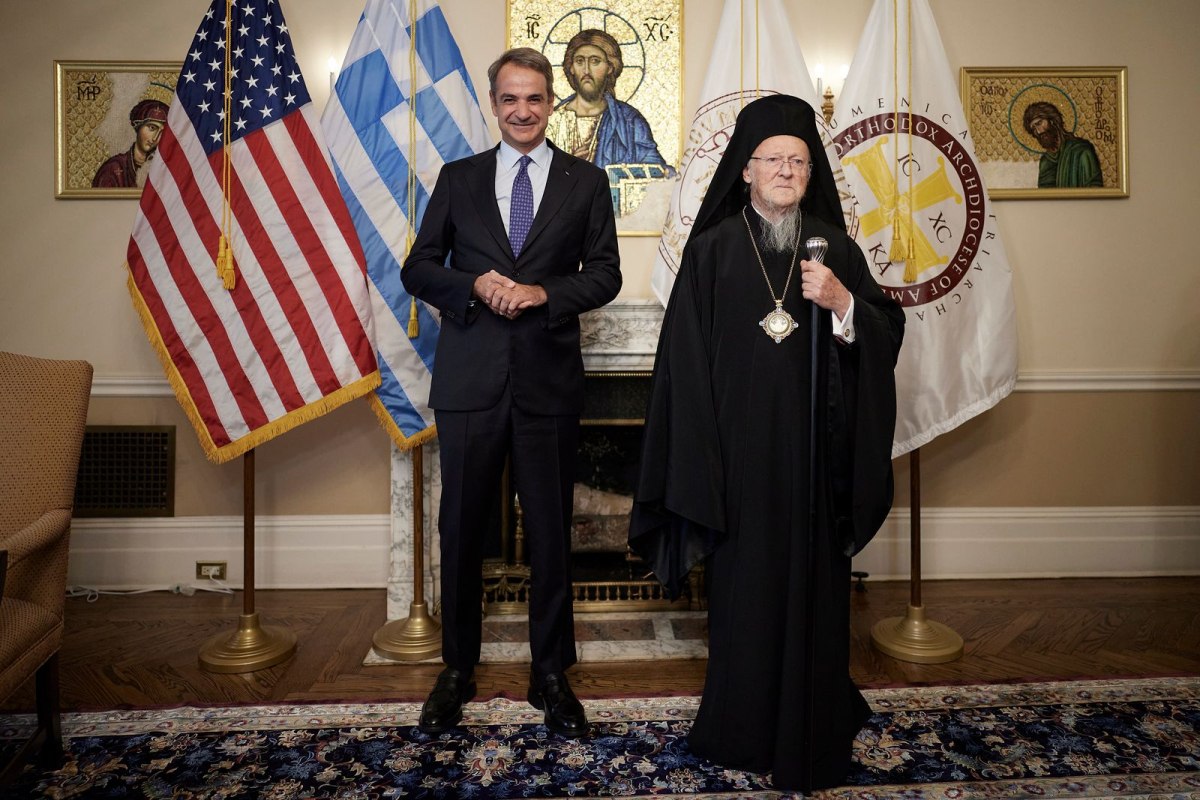 Patriarch Bartholomew Meets With PM Mitsotakis (photos)