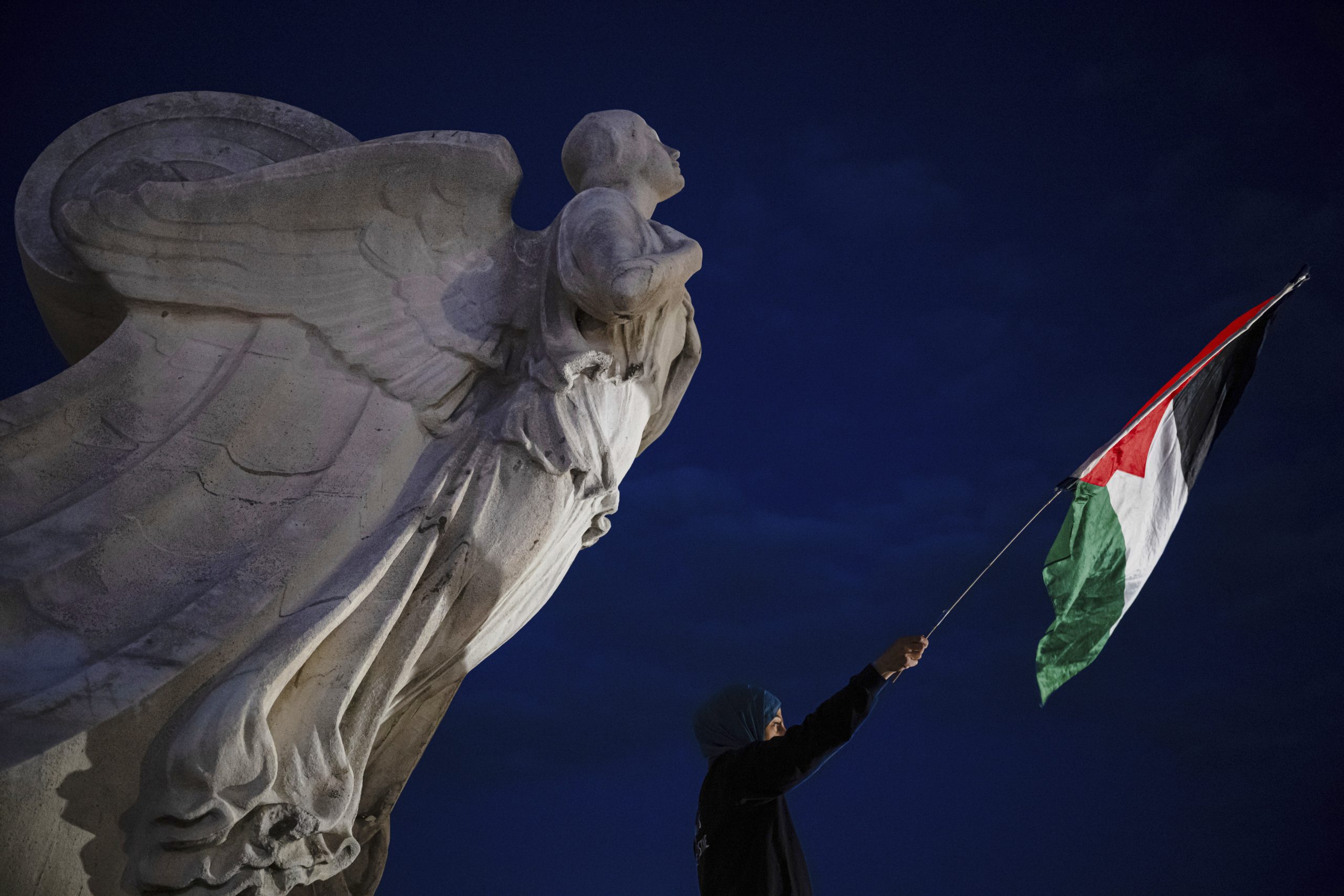 The World Sees Hope for a Two-State Solution. Israelis and Palestinians See None.